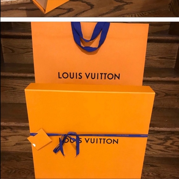 Louis Vuitton Neverfull Box, ribbon & shopping bag - Picture 2 of 4